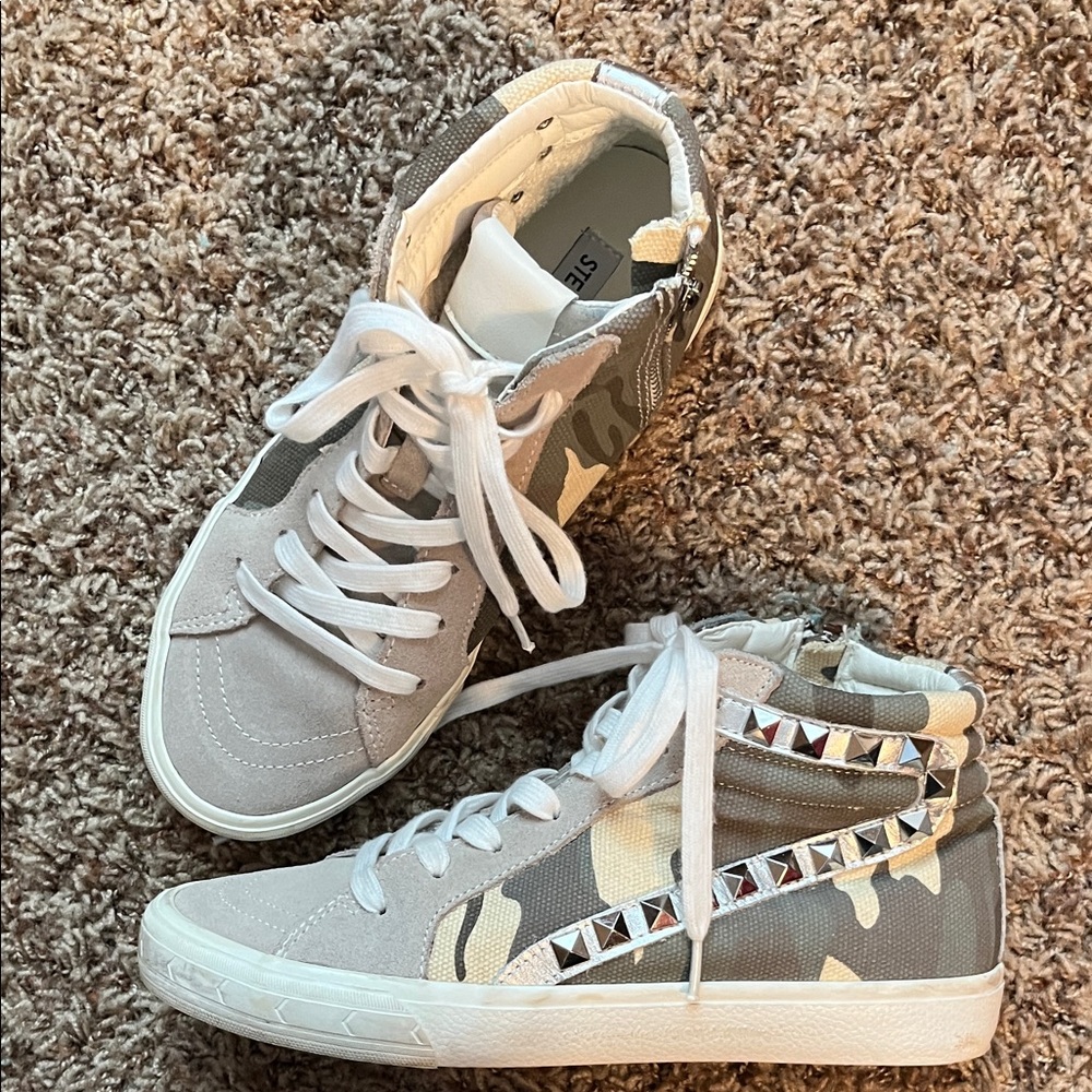Steve Madden Camouflage High-Top Sneakers